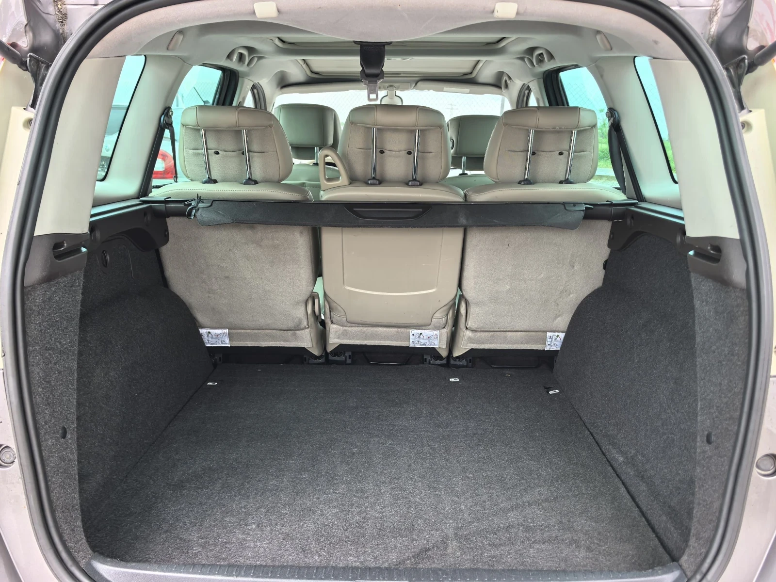 Renault Scenic 2.0DCI автомат/кожа/нави, снимка 11 - Автомобили и джипове - 49387827