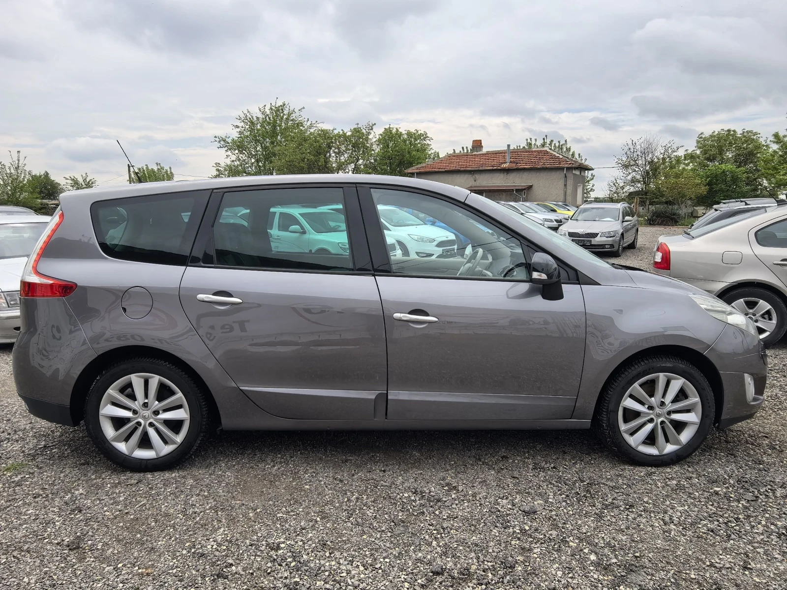 Renault Scenic 2.0DCI автомат/кожа/нави, снимка 6 - Автомобили и джипове - 49387827