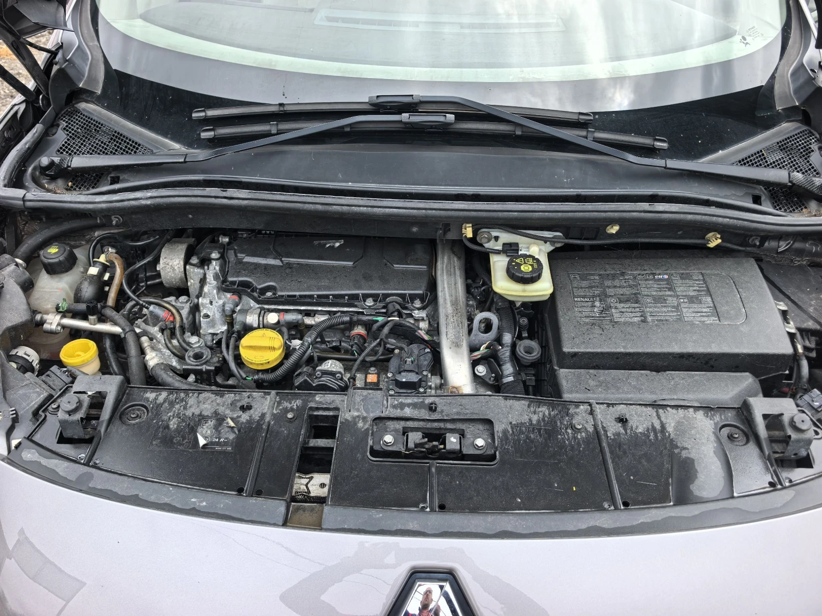 Renault Scenic 2.0DCI автомат/кожа/нави, снимка 15 - Автомобили и джипове - 49387827