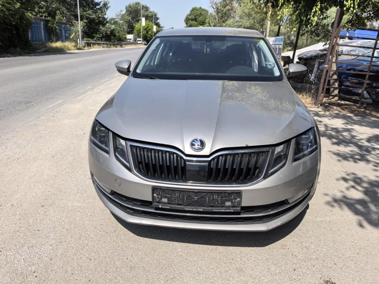 Skoda Octavia 2.0 tdi 4x4 - изображение 2