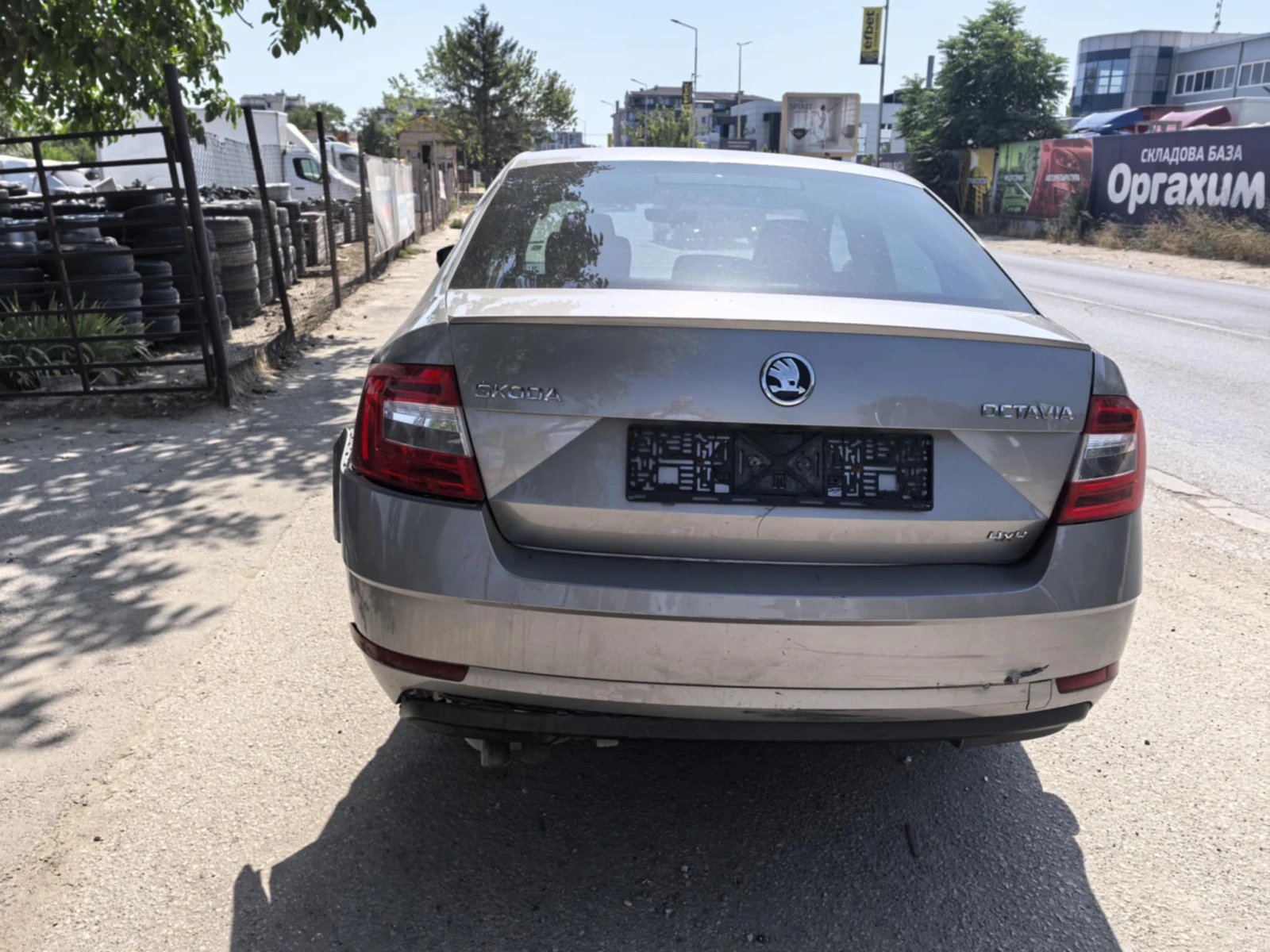 Skoda Octavia 2.0 tdi 4x4 - изображение 5
