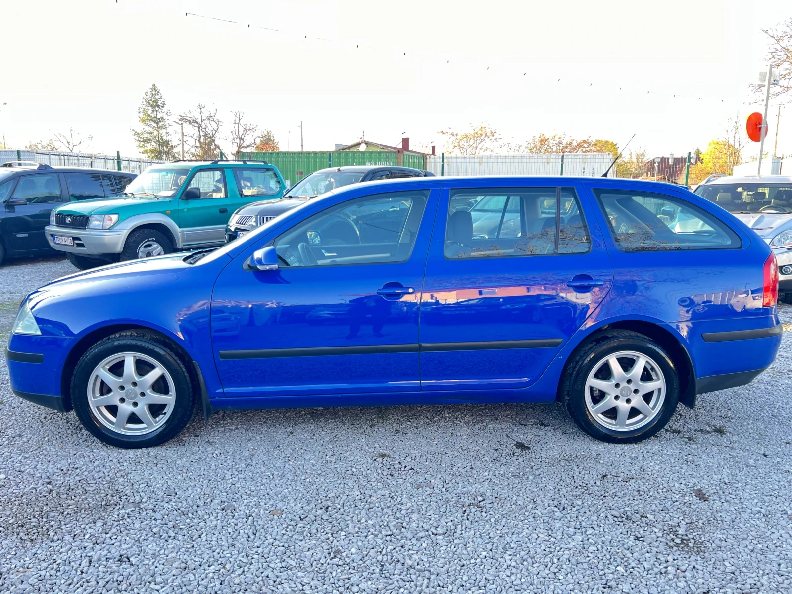 Skoda Octavia MPI 1.6* АВТОМАТИК*  - изображение 8