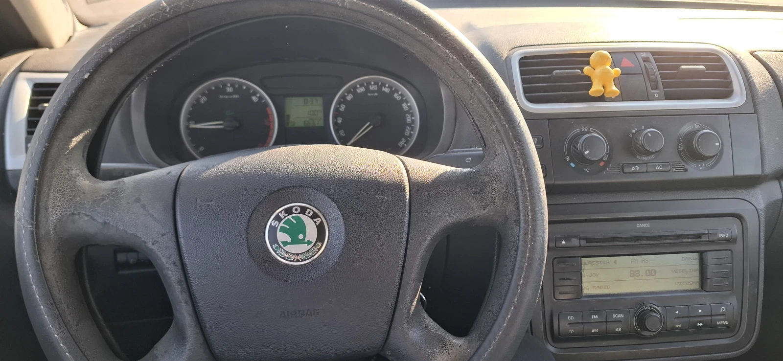 Skoda Fabia, снимка 6 - Автомобили и джипове - 54455401