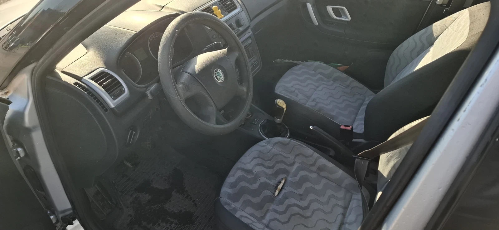 Skoda Fabia, снимка 5 - Автомобили и джипове - 54455401