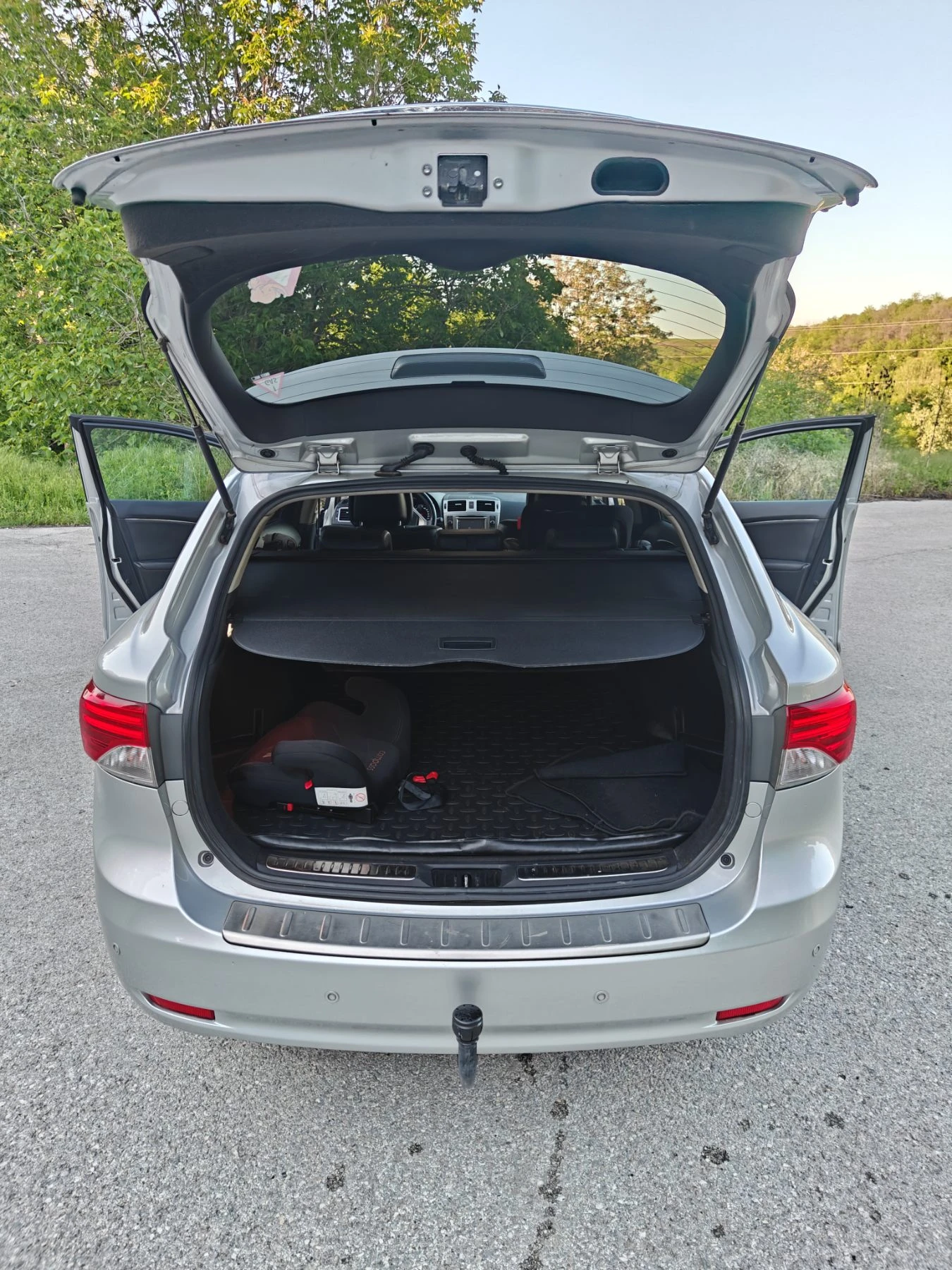 Toyota Avensis, снимка 9 - Автомобили и джипове - 54682179