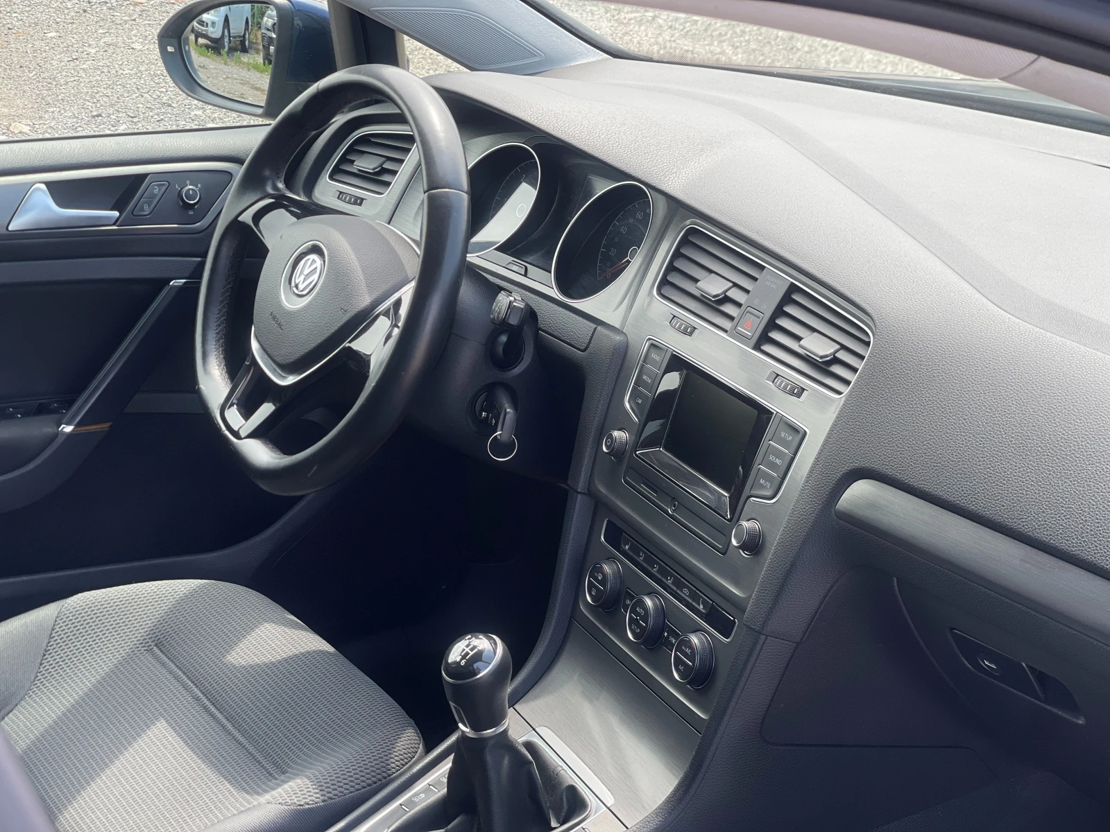 VW Golf 1.6TDi 4Motion, снимка 12 - Автомобили и джипове - 55431840
