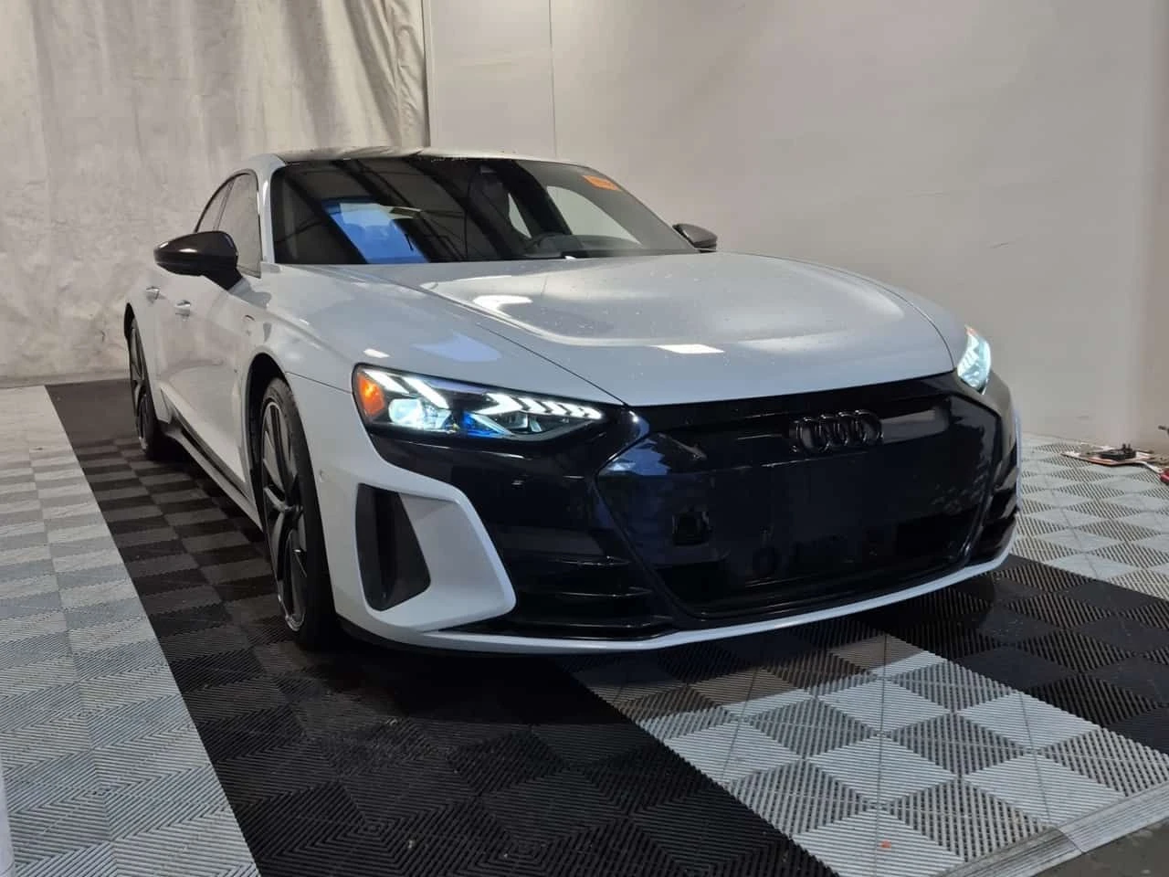 Audi E-Tron GT * QUATTRO * CARFAX * От VW * , снимка 3 - Автомобили и джипове - 55483329