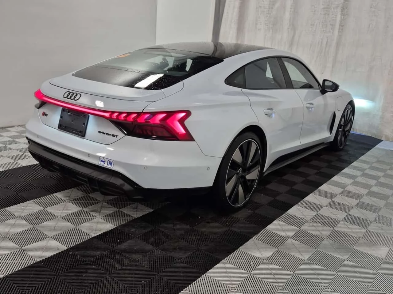 Audi E-Tron GT * QUATTRO * CARFAX * От VW * , снимка 4 - Автомобили и джипове - 55483329