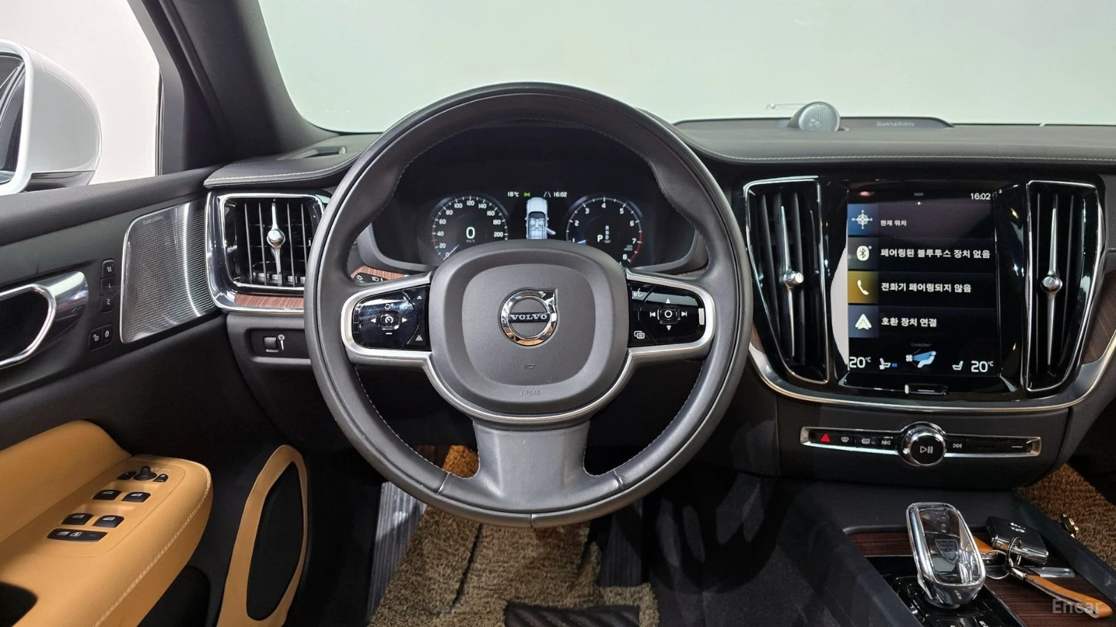 Volvo S60 * B5* ПАНО* KEYLESS* Camera* ПОДГРЕВ* 360* , снимка 13 - Автомобили и джипове - 55584876