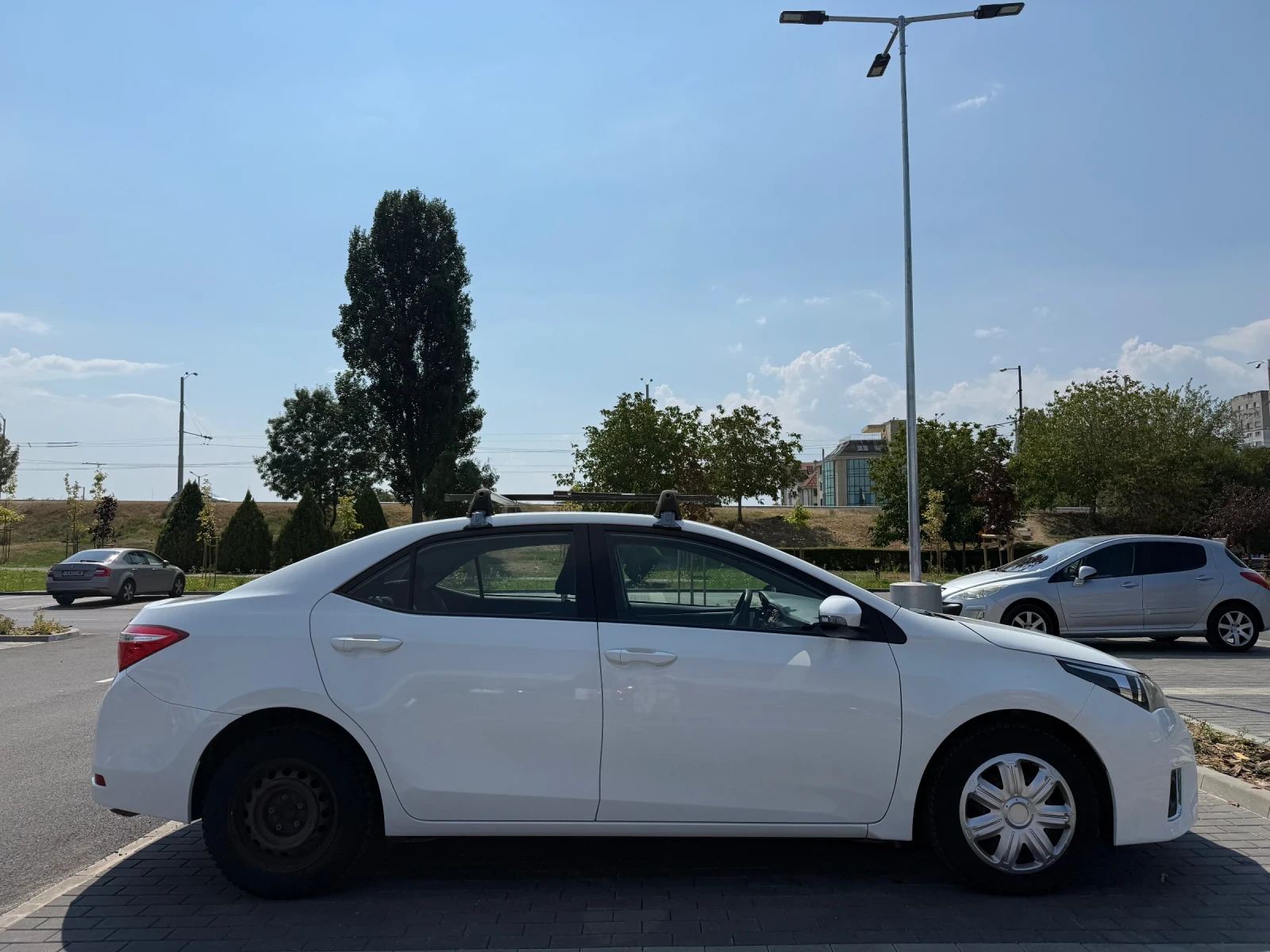 Toyota Corolla, снимка 3 - Автомобили и джипове - 56037724