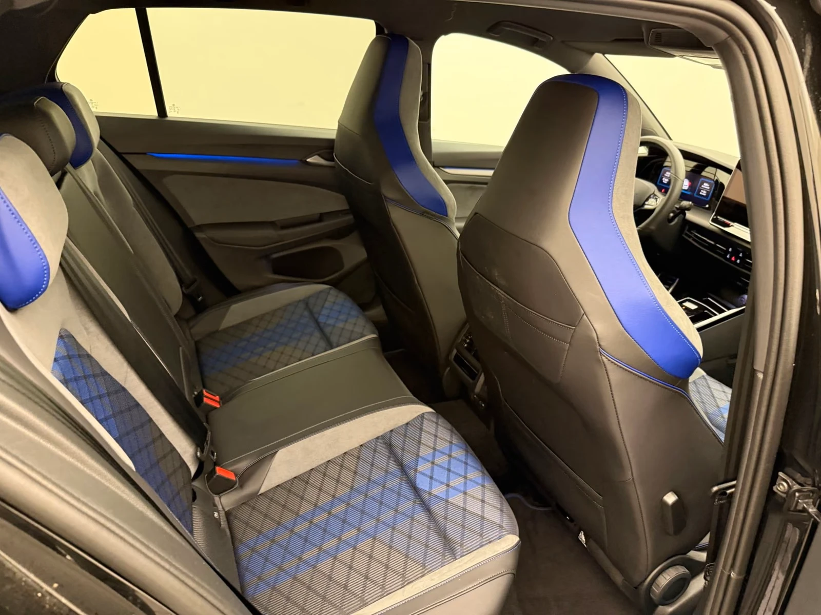 VW Golf R* AKRAPOVIC* H&K* HEAD-UP* CAM* DISTR*  | Mobile.bg � ����������� 7