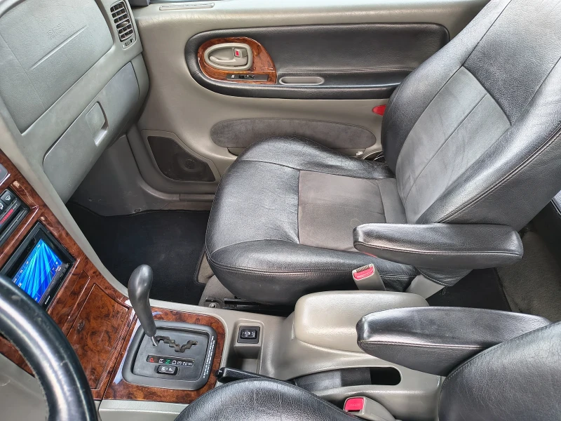 SsangYong Korando 3.2i 220k.c., снимка 12 - Автомобили и джипове - 52494543