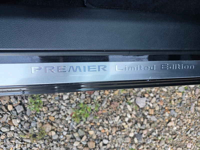 Nissan Qashqai 1.6dci 4x4 PREMIER Limited Edition, снимка 15 - Автомобили и джипове - 52755715