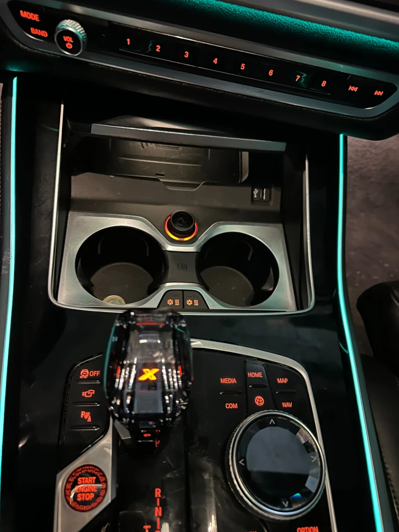 BMW X5 M Pack INDIVIDUAL Swarovski 4.0i Xdrive FULL, снимка 9 - Автомобили и джипове - 52930574