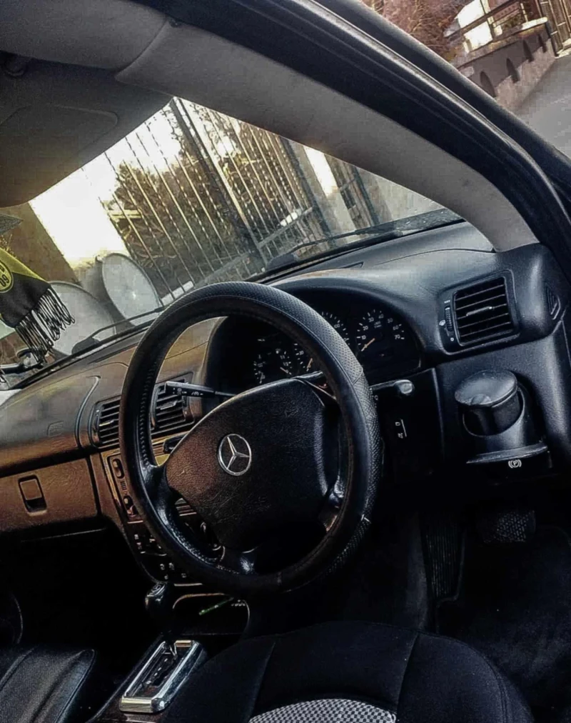 Mercedes-Benz ML 320, снимка 3 - Автомобили и джипове - 53527756
