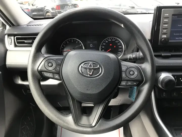 Toyota Rav4 LE AWD Pkg. | No Accidents | Carfax | АВТО КРЕДИТ, снимка 13 - Автомобили и джипове - 54812120