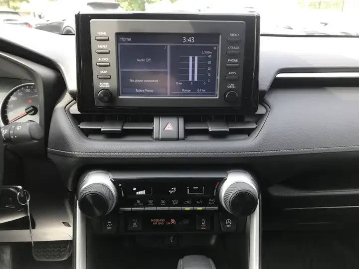 Toyota Rav4 LE AWD Pkg. | No Accidents | Carfax | АВТО КРЕДИТ, снимка 14 - Автомобили и джипове - 54812120