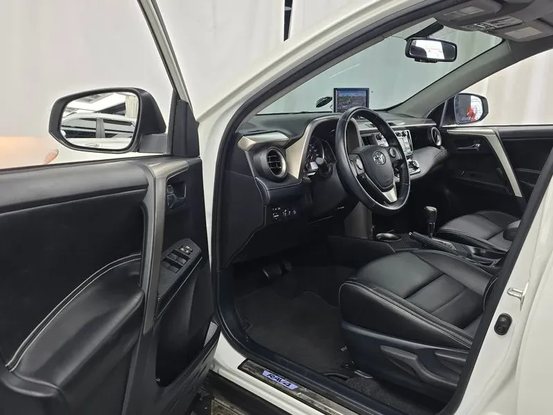 Toyota Rav4 2.5 Бензин, снимка 9 - Автомобили и джипове - 55312152