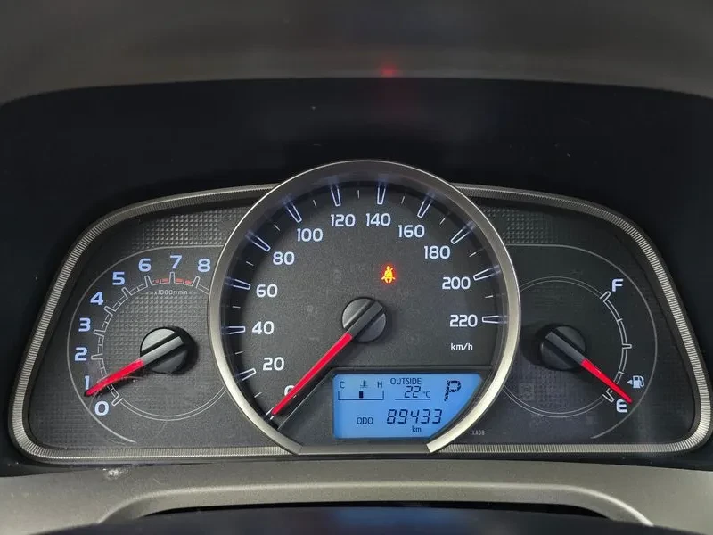 Toyota Rav4 2.5 Бензин, снимка 5 - Автомобили и джипове - 55312152