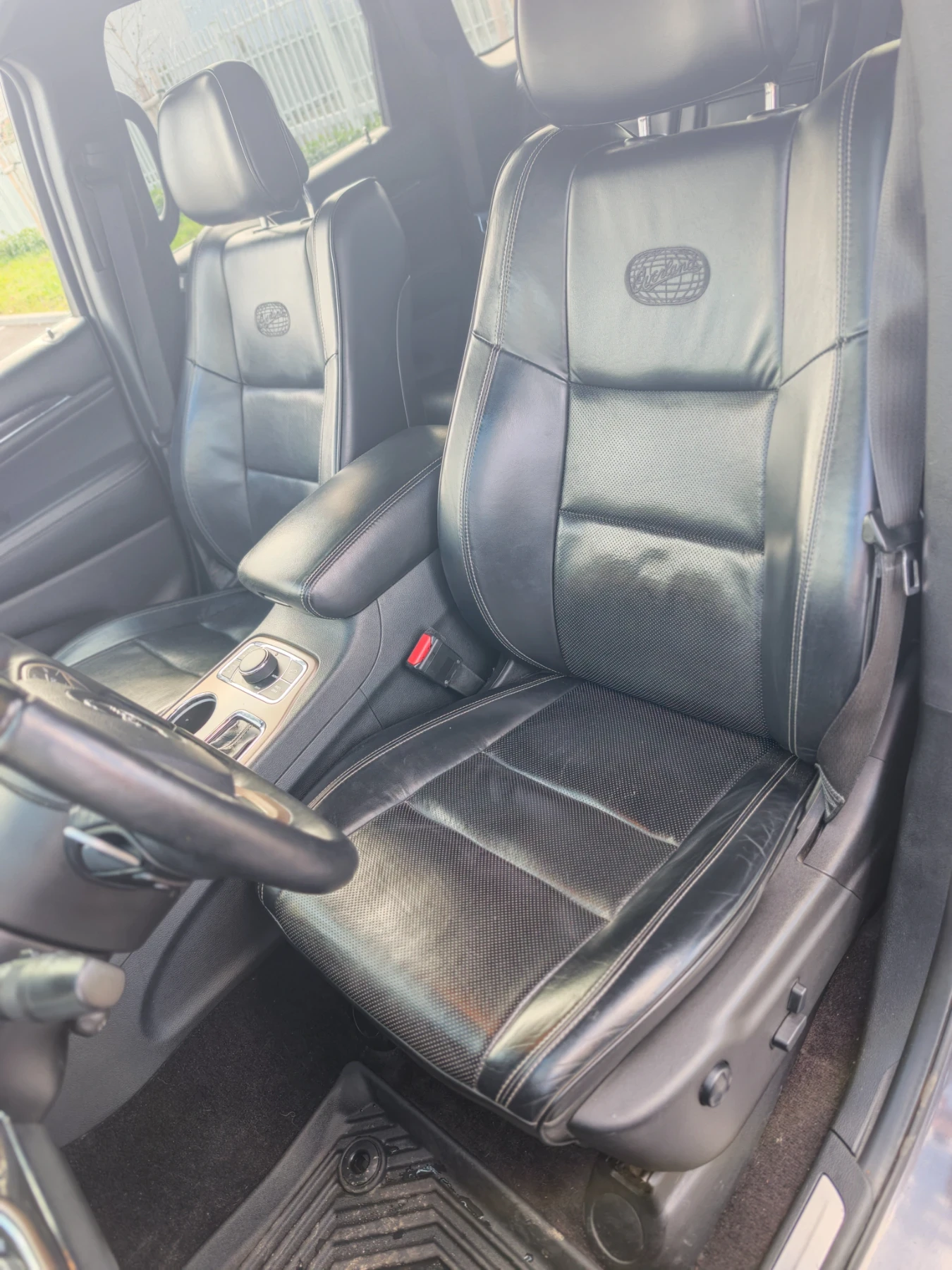 Jeep Grand cherokee 5.7 Overland , снимка 7 - Автомобили и джипове - 54022932