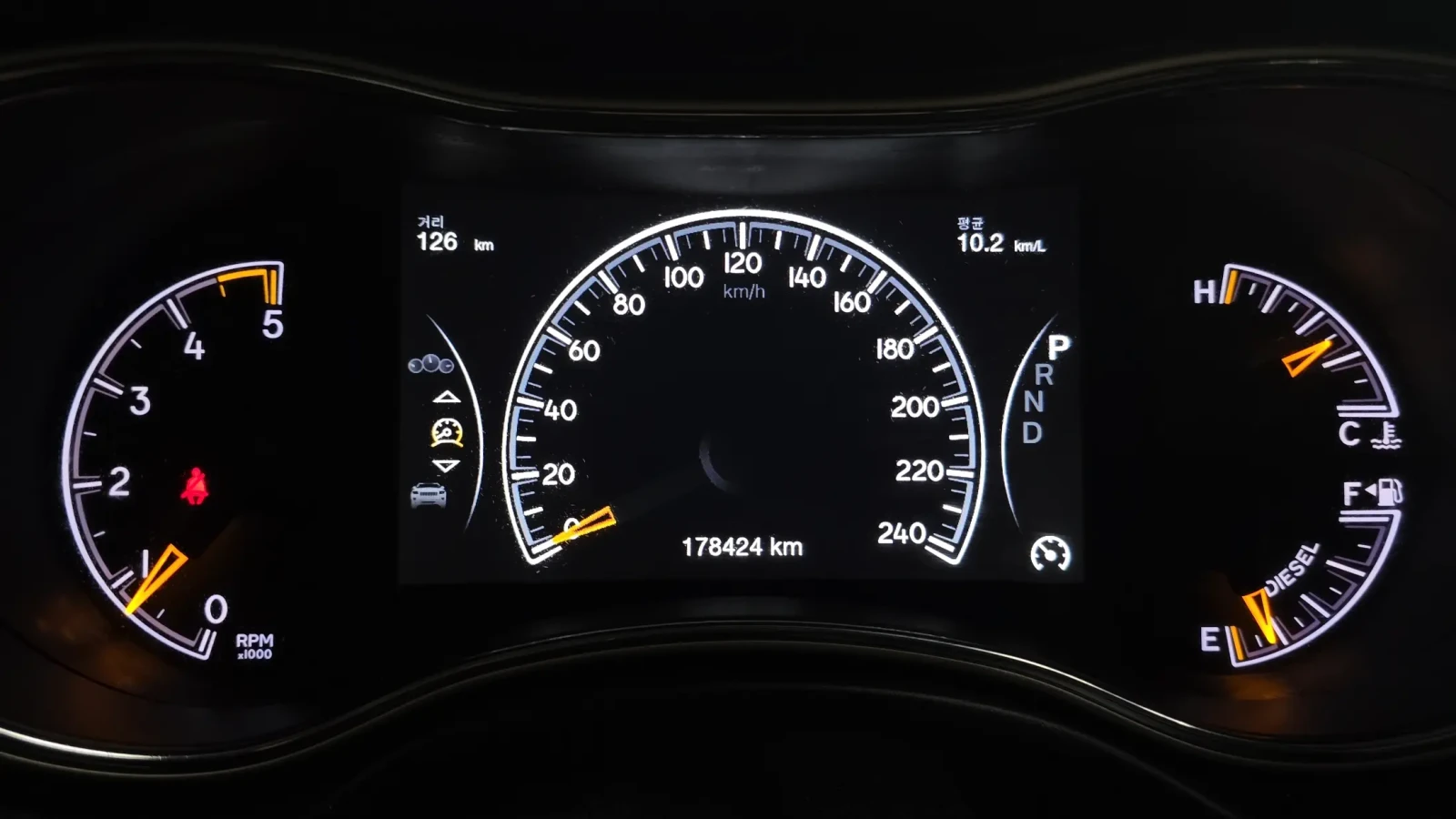 Jeep Grand cherokee 3.0 4X4 Overland , снимка 8 - Автомобили и джипове - 54924235