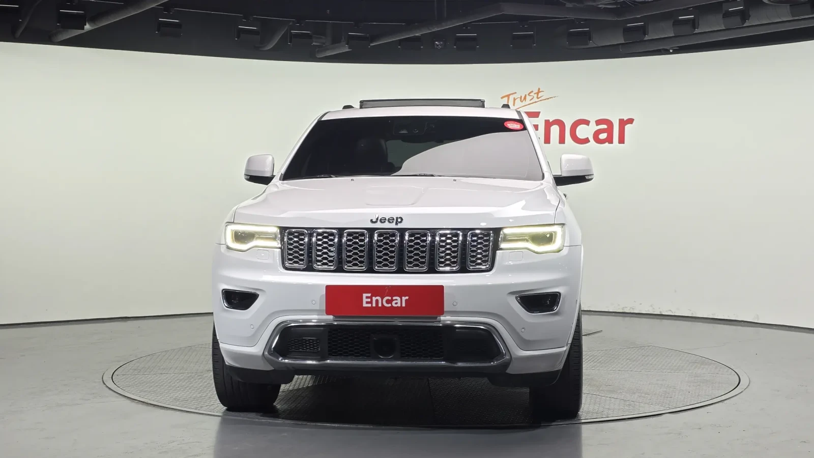 Jeep Grand cherokee 3.0 4X4 Overland , снимка 2 - Автомобили и джипове - 54924235
