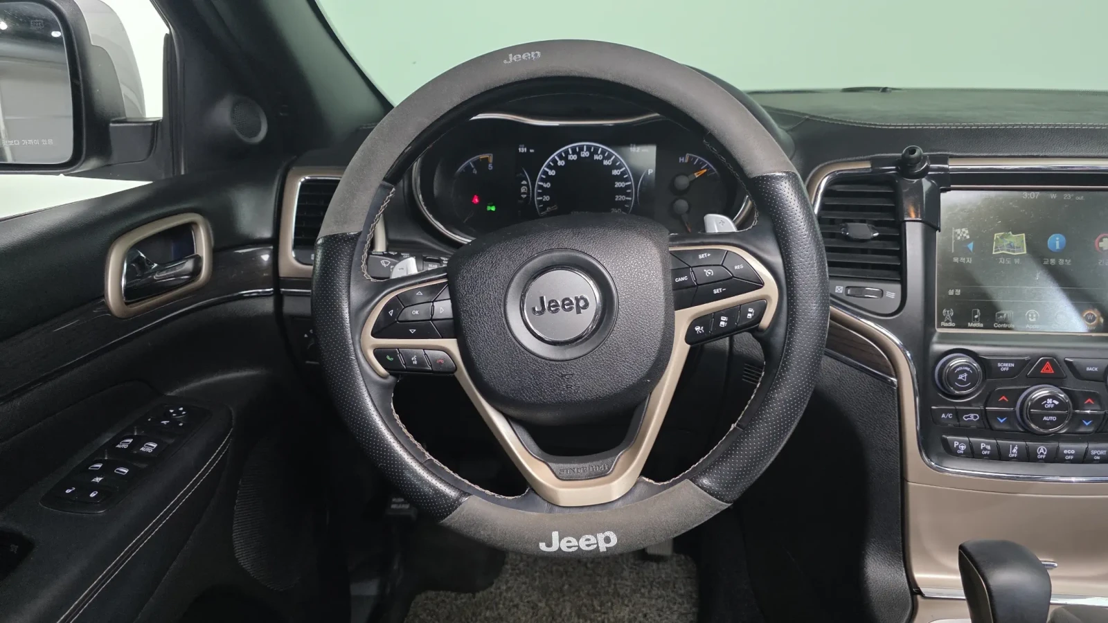 Jeep Grand cherokee 3.0 4X4 Overland , снимка 7 - Автомобили и джипове - 54924235