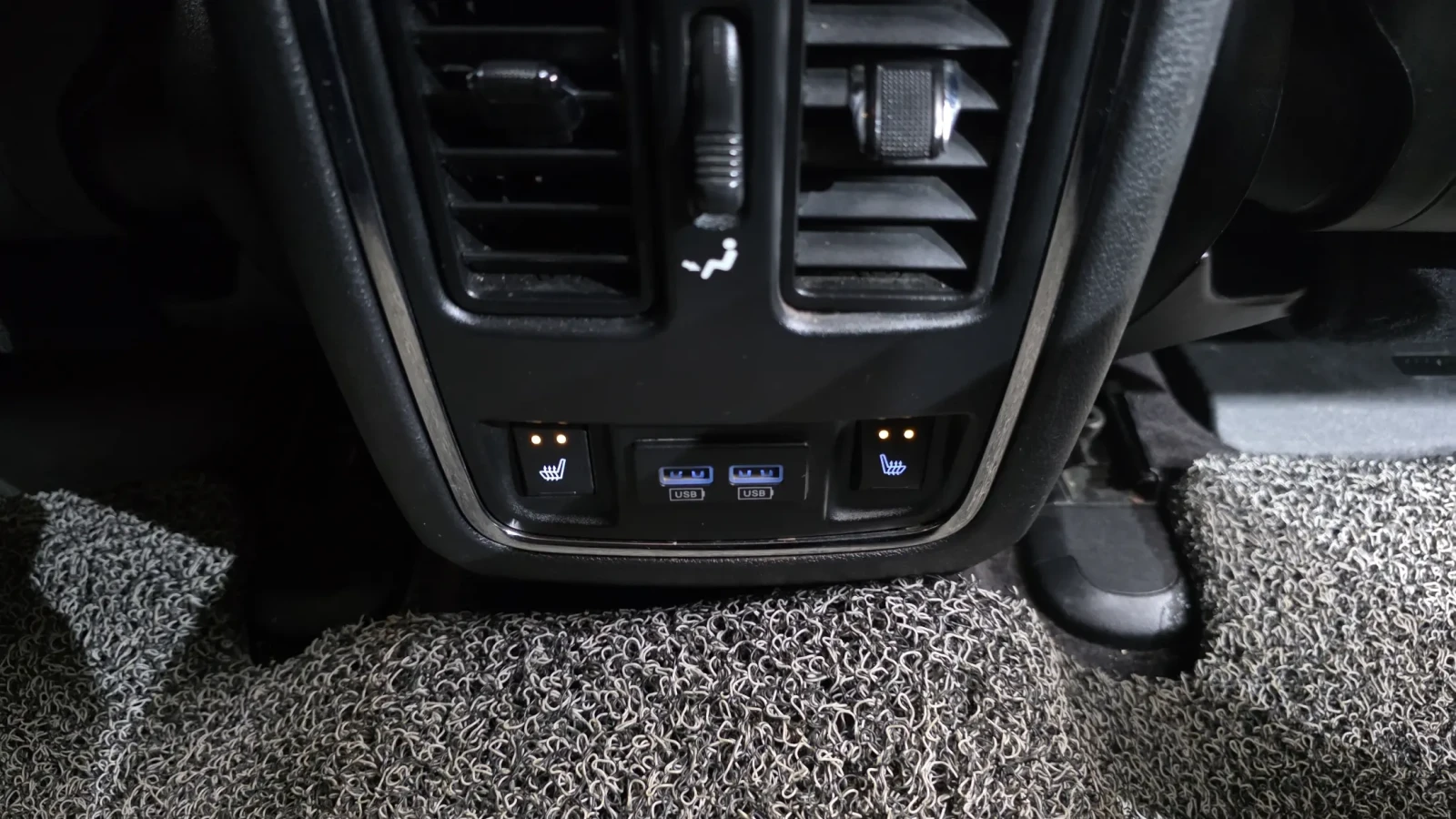Jeep Grand cherokee 3.0 4X4 Overland , снимка 15 - Автомобили и джипове - 54924235