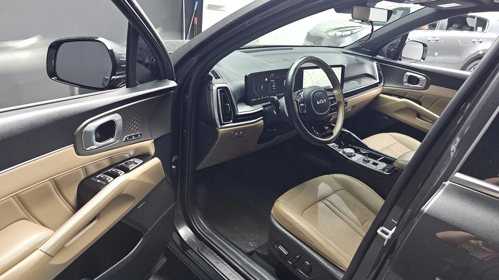 Kia Sorento 2.2* 360* KEYLESS* ПОДГРЕВ ВОЛАН* КРАЙНА ЦЕНА, снимка 10 - Автомобили и джипове - 55268405