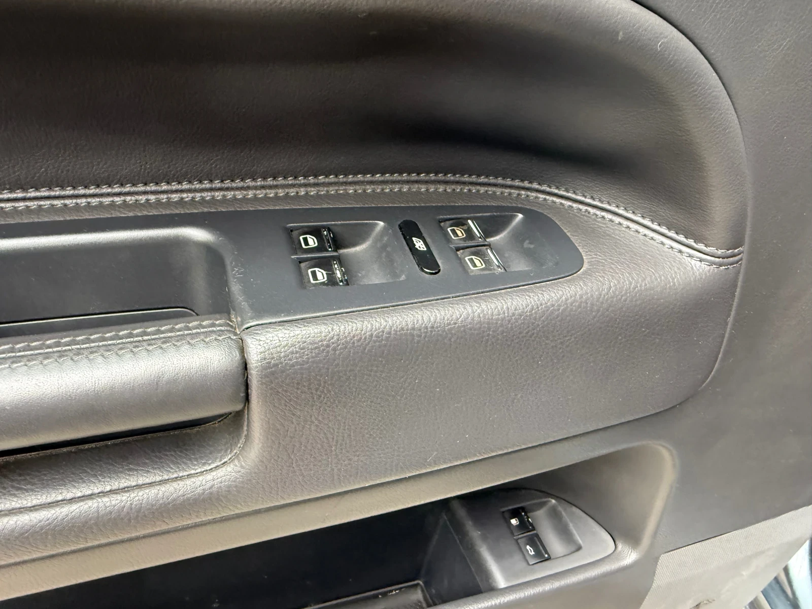 VW Touareg 1.5 TDI ВЪЗУШНО ОКАЧВАНЕ, снимка 10 - Автомобили и джипове - 56268036
