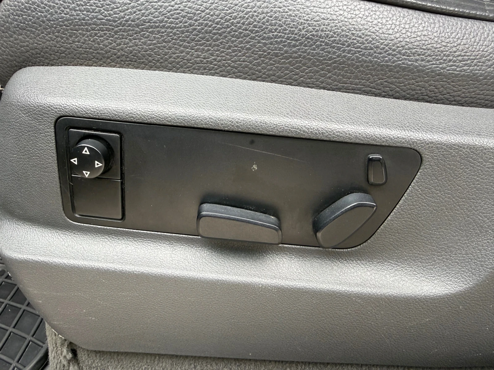 VW Touareg 1.5 TDI ВЪЗУШНО ОКАЧВАНЕ, снимка 11 - Автомобили и джипове - 56268036
