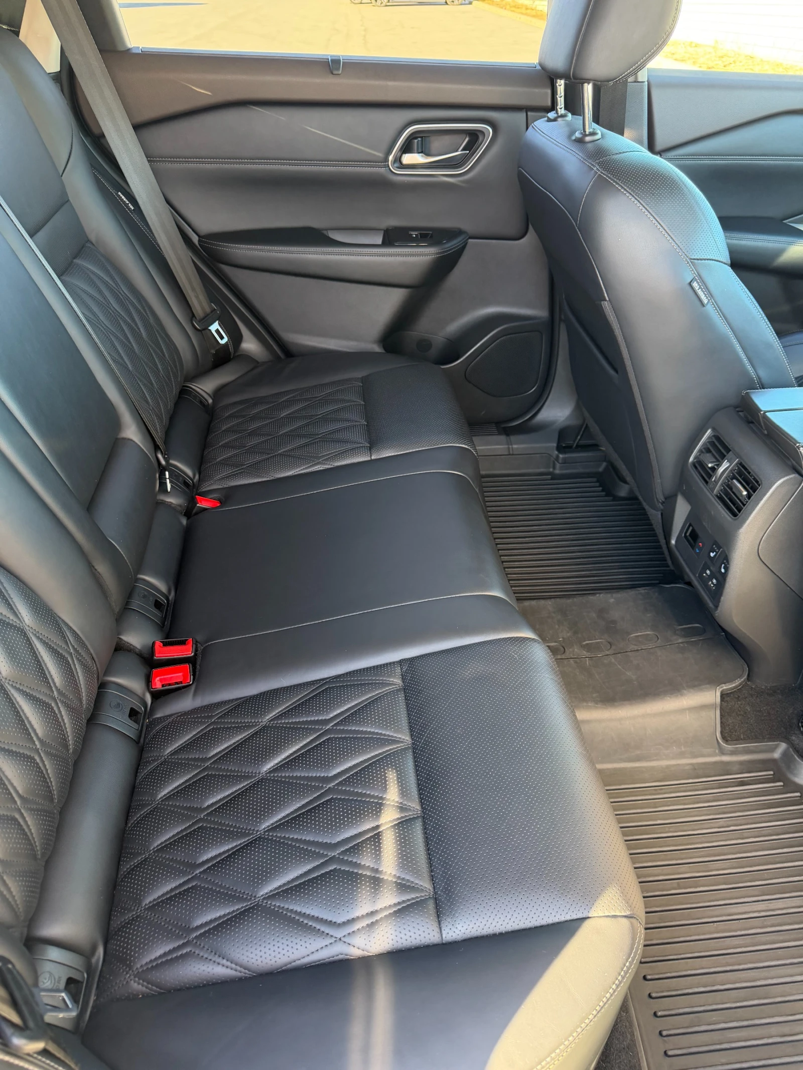 Nissan Rogue III (T33)  AWD , снимка 11 - Автомобили и джипове - 56365272