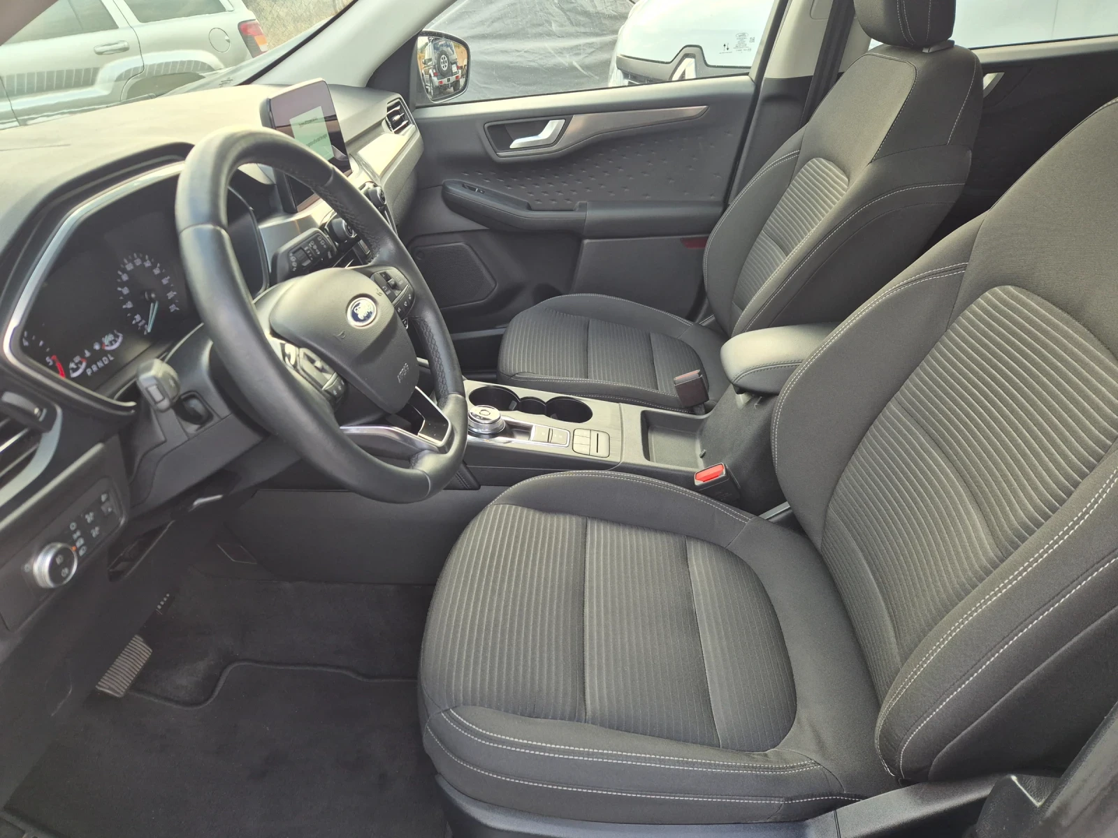 Ford Kuga 1.5 TDCI, снимка 8 - Автомобили и джипове - 56549133