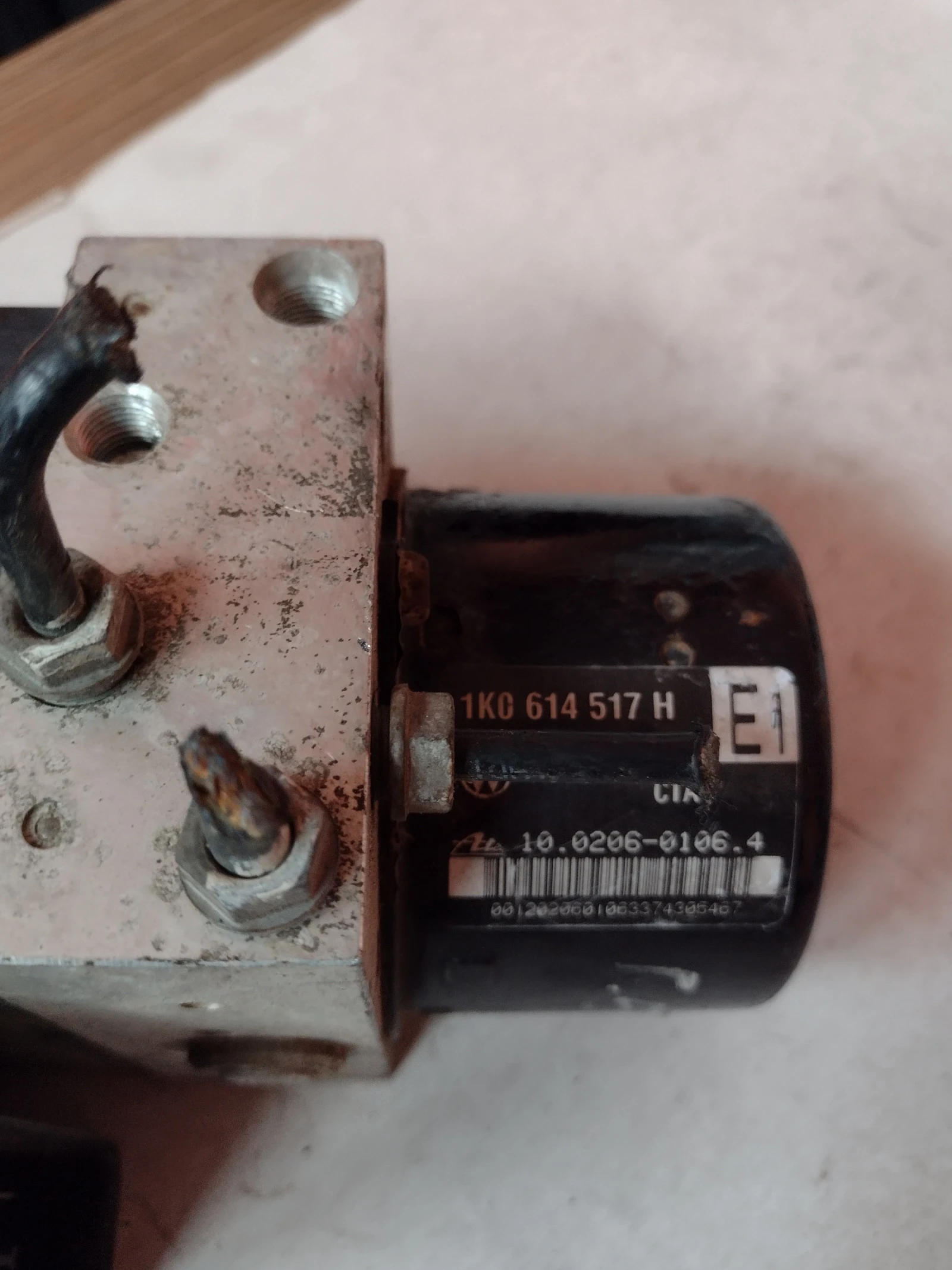 1K0 907 379 K 1K0907379K ABS ����� �� AUDI A 3,  VW GOLF 5, TOURAN 1.9TDI  1K0 614 517 H  1K0614517H | Mobile.bg � ����������� 7