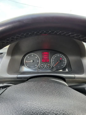 VW Touran - 3700 € / 7236.57 лв. - 76044619 7