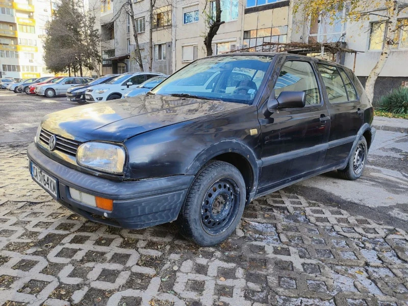 VW Golf, снимка 1 - Автомобили и джипове - 48285526