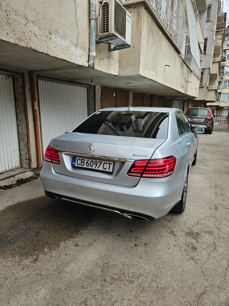 Mercedes-Benz E 250 2.5 CDi Bluetec, снимка 3 - Автомобили и джипове - 49138669