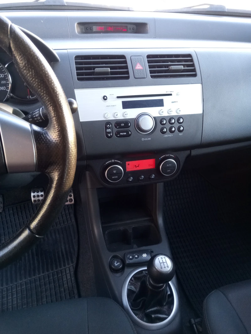 Suzuki Swift 1.6 Sport, снимка 10 - Автомобили и джипове - 50996722