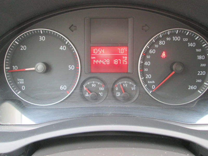 VW Golf 1.9TDI 105kc, снимка 11 - Автомобили и джипове - 52720209