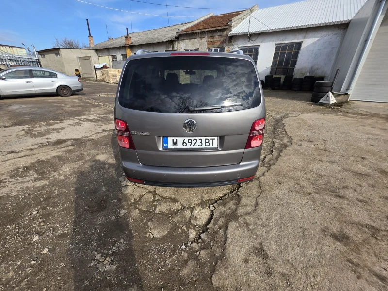 VW Touran, снимка 5 - Автомобили и джипове - 53403526