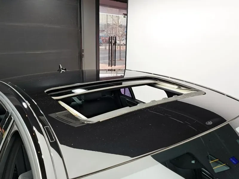 Mercedes-Benz E 300 ELEGANCE, снимка 16 - Автомобили и джипове - 54955062