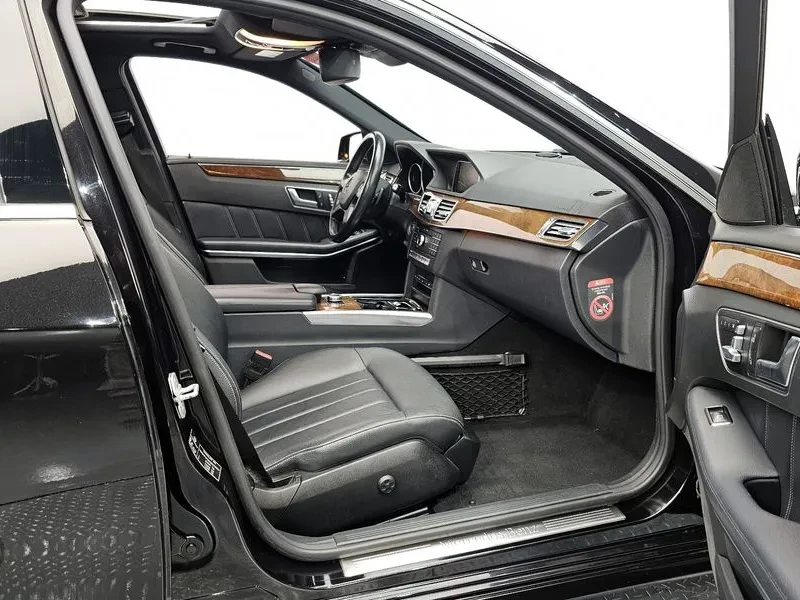 Mercedes-Benz E 300 ELEGANCE, снимка 10 - Автомобили и джипове - 54955062