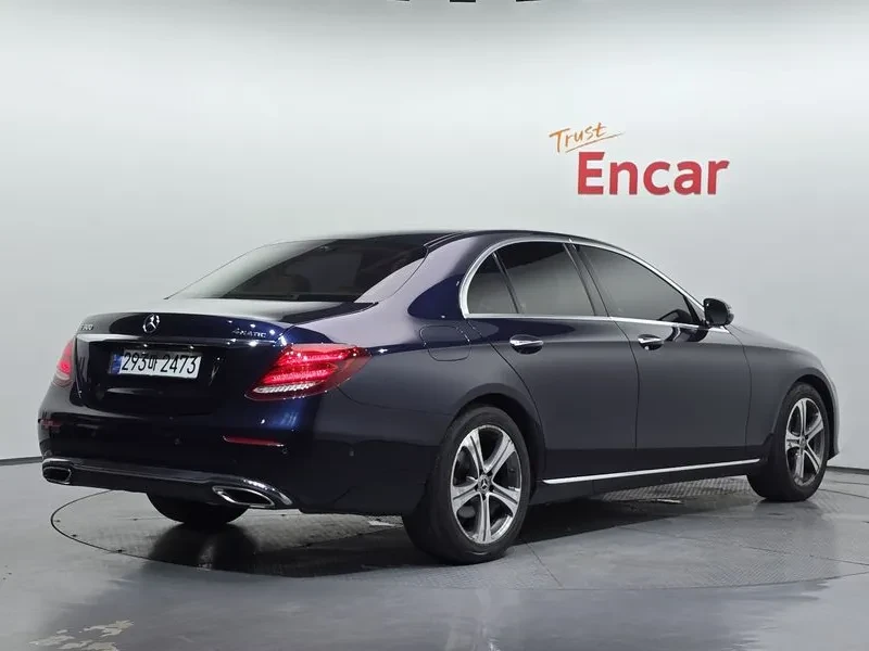 Mercedes-Benz E 200 Avantgarde, снимка 2 - Автомобили и джипове - 56018406