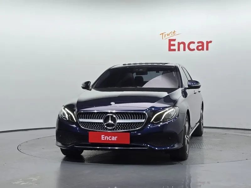 Mercedes-Benz E 200 Avantgarde, снимка 3 - Автомобили и джипове - 56018406
