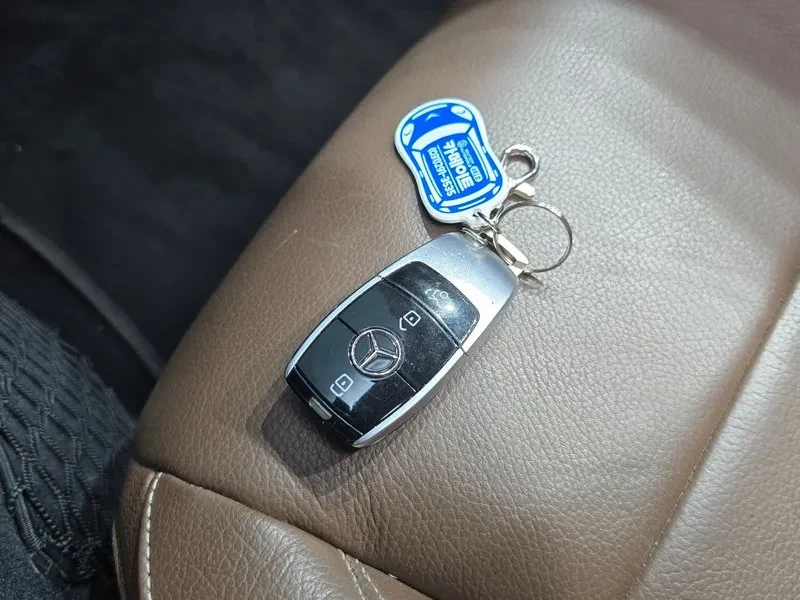 Mercedes-Benz E 200 Avantgarde, снимка 16 - Автомобили и джипове - 56018406