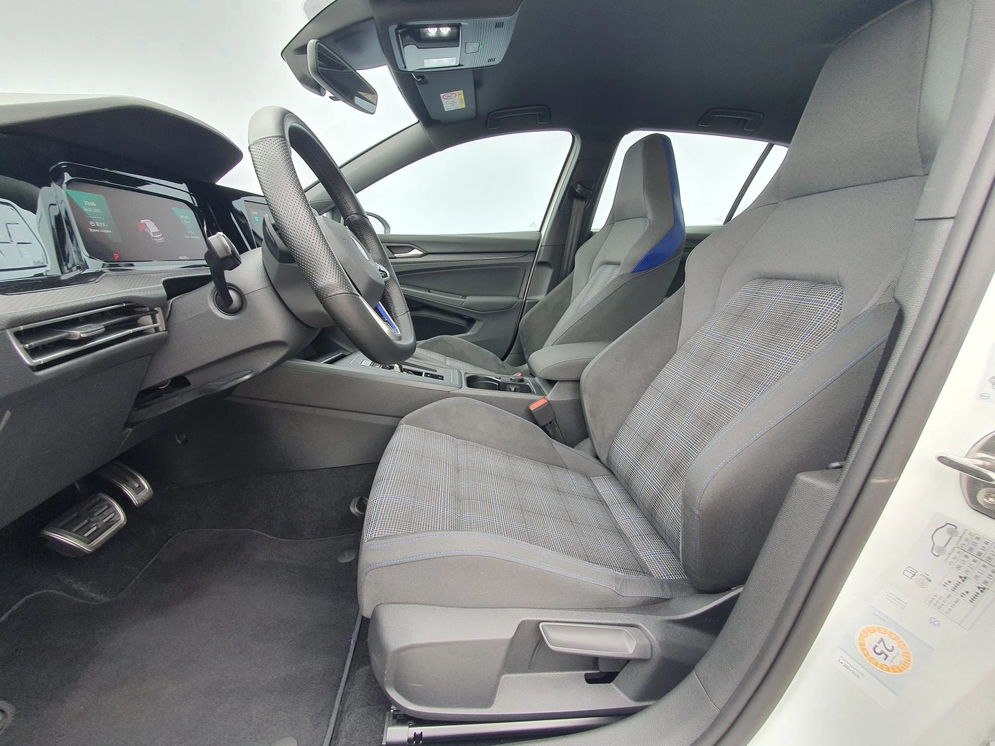 VW Golf 8 GTE 1.4 eHybrid OPF - изображение 4