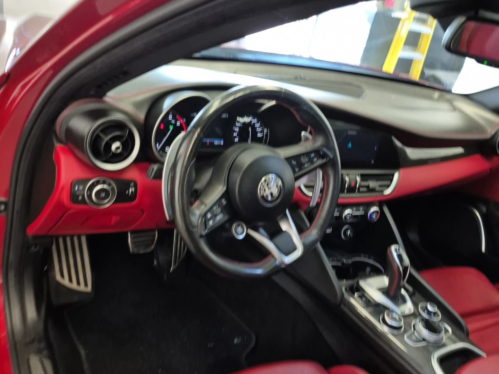 Alfa Romeo Giulia * TI SPORT * CARFAX * БЕЗ ПЪРВОНАЧАЛНА ВНОСКА - изображение 8