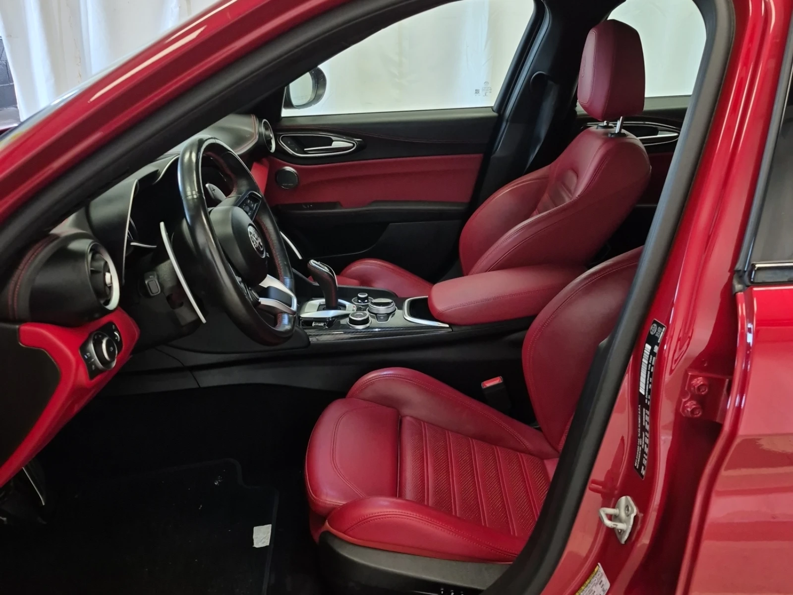 Alfa Romeo Giulia * TI SPORT * CARFAX * БЕЗ ПЪРВОНАЧАЛНА ВНОСКА - изображение 7
