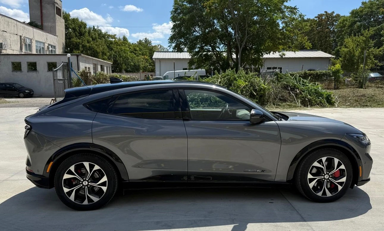 Ford Mustang Mach-E ER AWD Premium - изображение 5