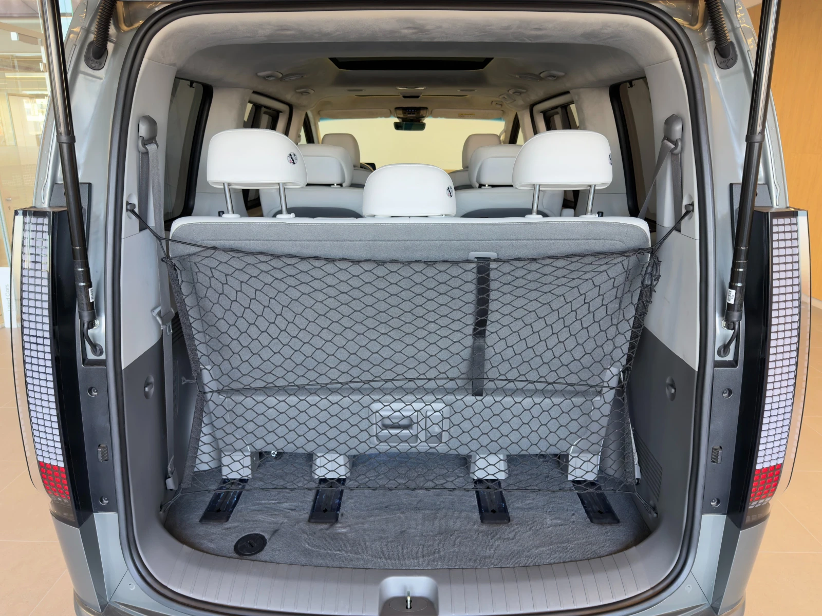 Hyundai Staria LUX AWD | Mobile.bg   17